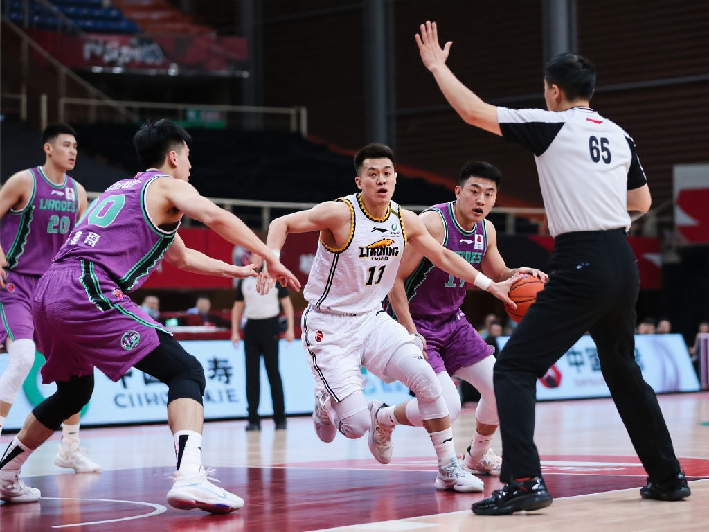 英格兰加时险胜斯洛伐克晋级八强，贝林厄姆惊天倒钩扳平，凯恩关键破门！