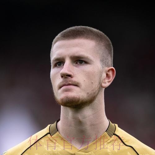 罗马诺：特朗普胜选！皇马球迷：他能打右后卫吗